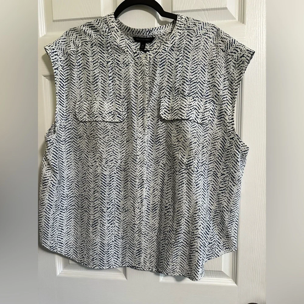 Banana Republic cap sleeve button-front top with a abstract pattern XL - Picture 1 of 5